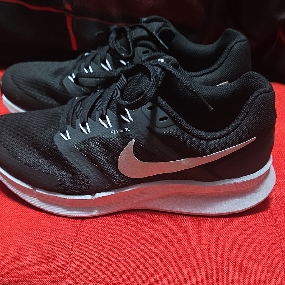 Nike Black and White Flywire Training Sneakers